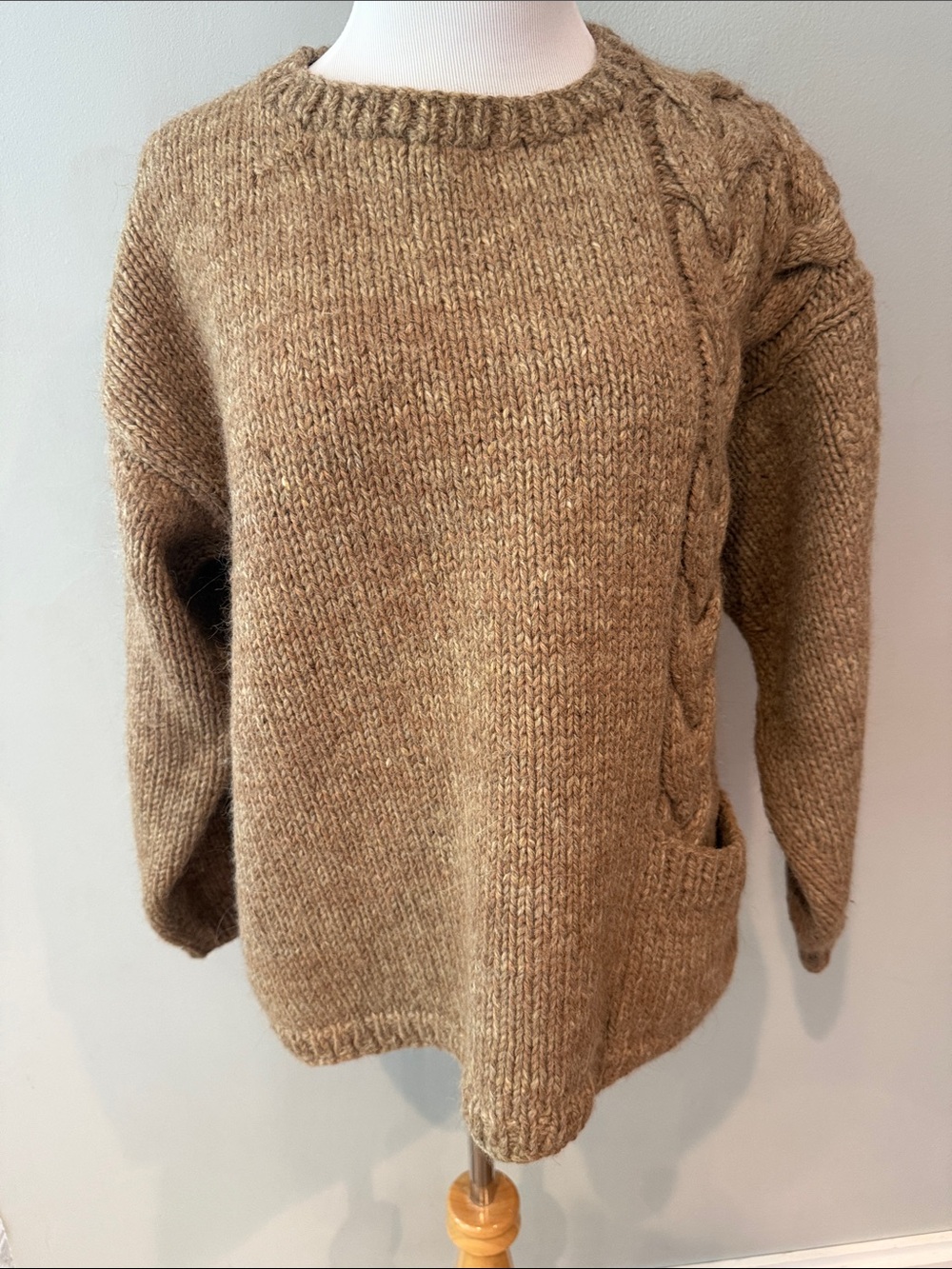 Vintage Handmade cozy Cable-Accent Crewneck Sweater in Camel Brown w pocket M/L